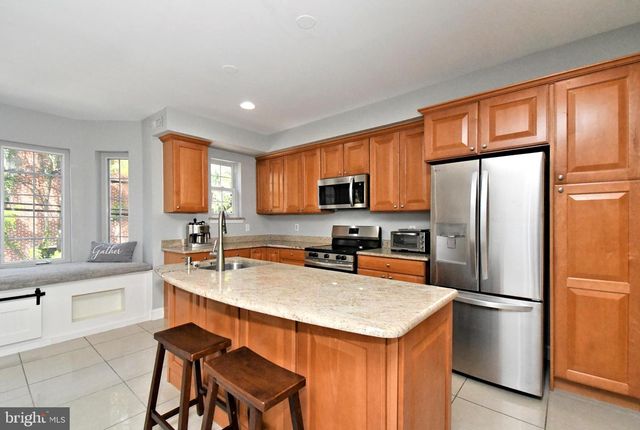 919 N AMERICAN ST, Philadelphia, PA 19123