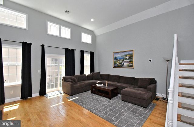 919 N AMERICAN ST, Philadelphia, PA 19123
