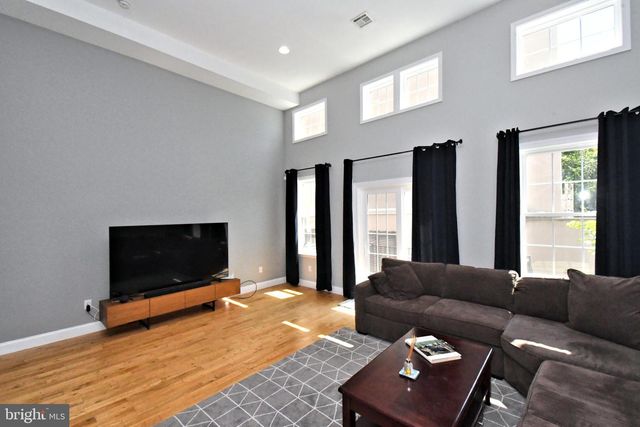 919 N AMERICAN ST, Philadelphia, PA 19123