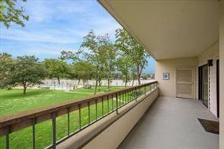 18809 Egret Bay Boulevard 301, Webster, TX 77058