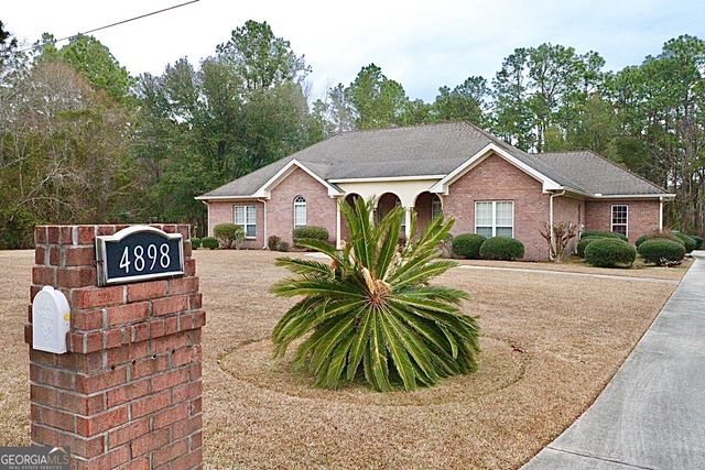 4898 Timberwood Drive, Hahira, GA 31632