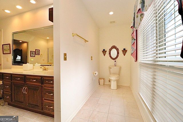 4898 Timberwood Drive, Hahira, GA 31632