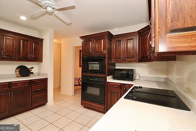 4898 Timberwood Drive, Hahira, GA 31632