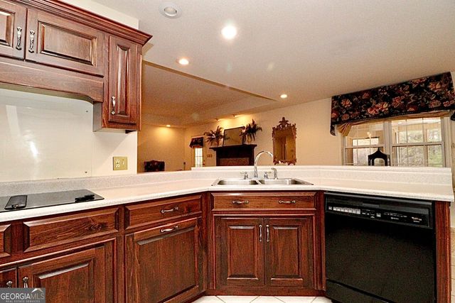 4898 Timberwood Drive, Hahira, GA 31632