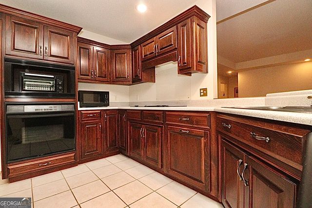 4898 Timberwood Drive, Hahira, GA 31632