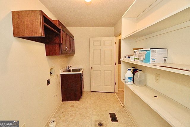 4898 Timberwood Drive, Hahira, GA 31632