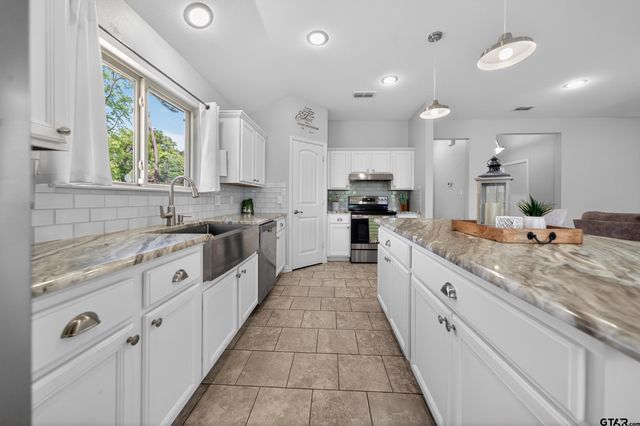 17171 Mary Martin Drive, Flint, TX 75762