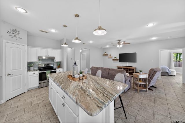 17171 Mary Martin Drive, Flint, TX 75762