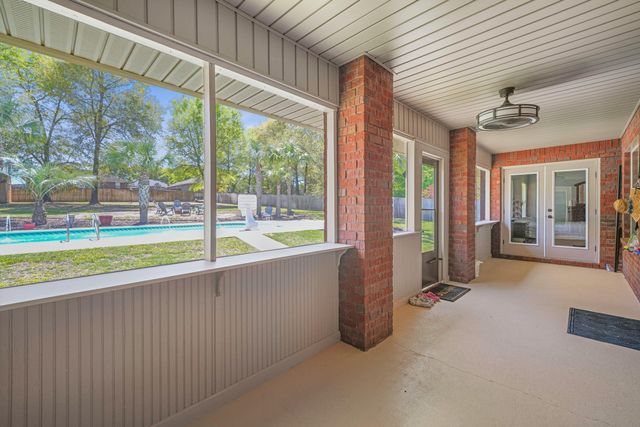 2341 Barberee Drive, Crestview, FL 32536