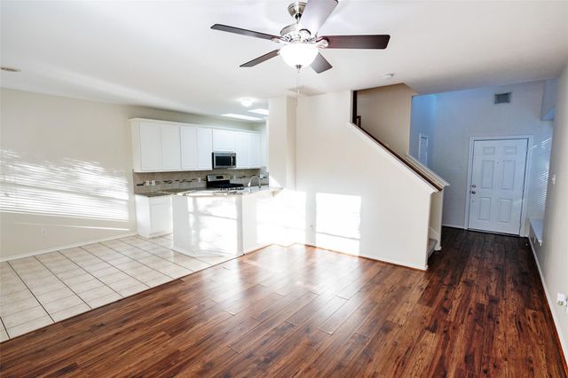 11 Summerhaze Circle, The Woodlands, TX 77382