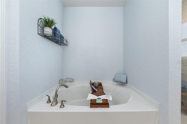 101 NW 42ND PLACE, Ocala, FL 34475