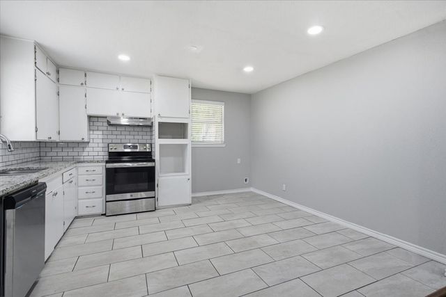 420 N Cleveland Avenue, Sherman, TX 75090