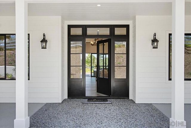 575 Twin Country Lane, Fallbrook, CA 92028