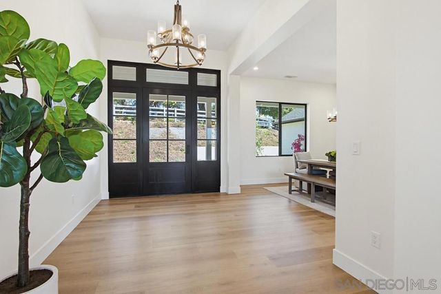 575 Twin Country Lane, Fallbrook, CA 92028