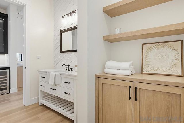 575 Twin Country Lane, Fallbrook, CA 92028