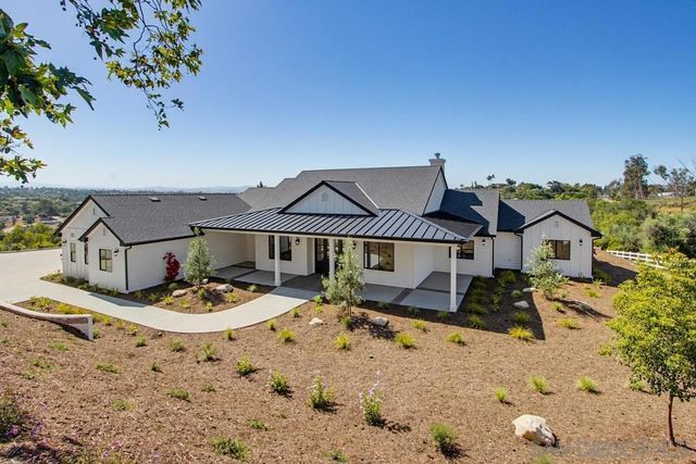 575 Twin Country Lane, Fallbrook, CA 92028