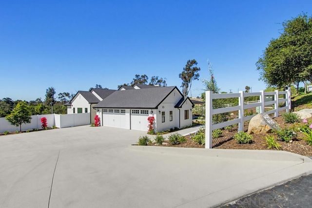 575 Twin Country Lane, Fallbrook, CA 92028