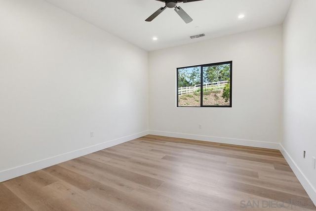 575 Twin Country Lane, Fallbrook, CA 92028