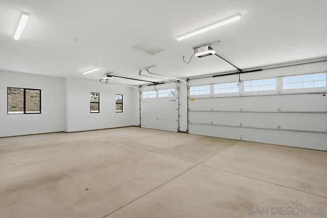 575 Twin Country Lane, Fallbrook, CA 92028