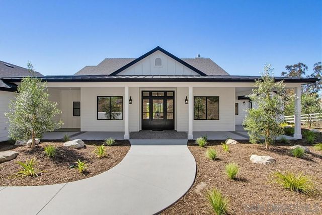 575 Twin Country Lane, Fallbrook, CA 92028