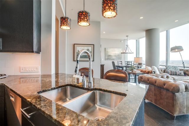 1301 Throckmorton Street 2505, Fort Worth, TX 76102