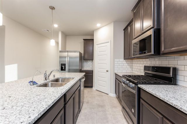 7215 Wilshire Court, Rosharon, TX 77583