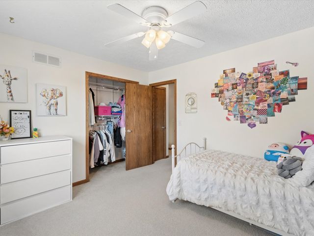 2604 E 34th Street Court, Davenport, IA 52807
