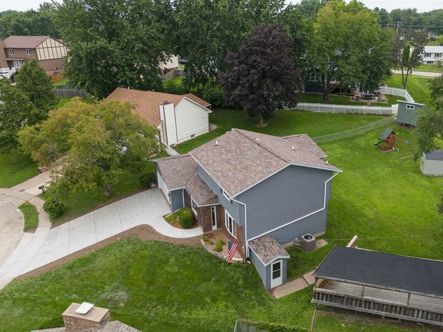 2604 E 34th Street Court, Davenport, IA 52807