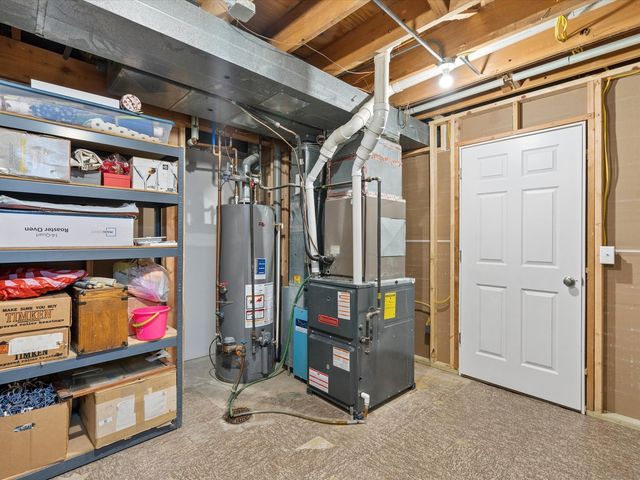 2604 E 34th Street Court, Davenport, IA 52807