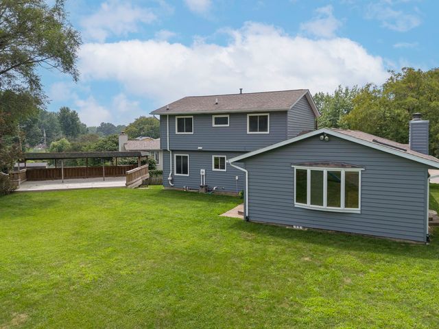2604 E 34th Street Court, Davenport, IA 52807