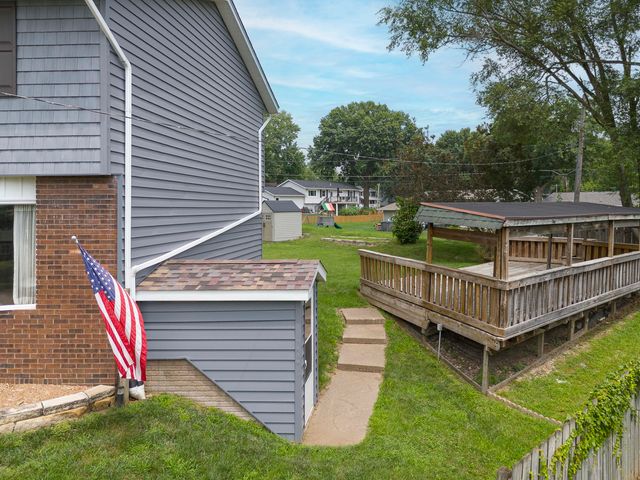 2604 E 34th Street Court, Davenport, IA 52807