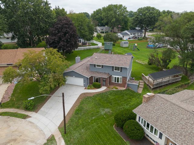 2604 E 34th Street Court, Davenport, IA 52807