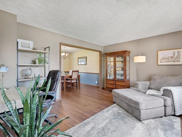 2604 E 34th Street Court, Davenport, IA 52807