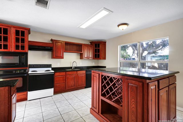 7663 Claridge, San Antonio, TX 78250