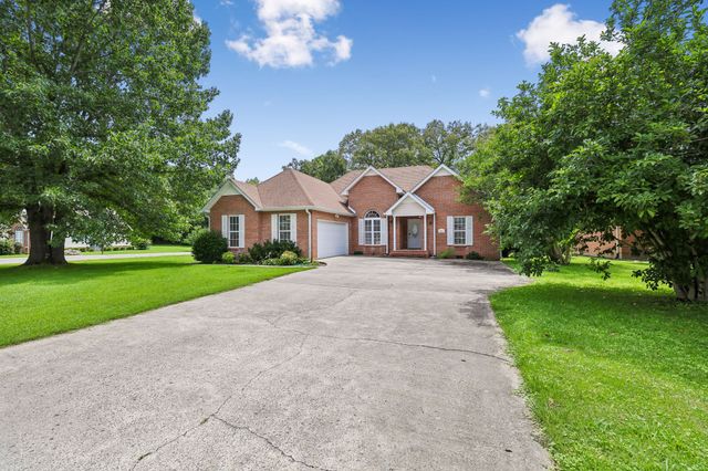 201 Jennings Cir, Tullahoma, TN 37388