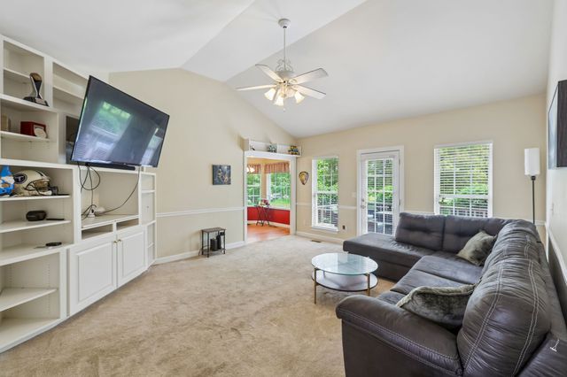 201 Jennings Cir, Tullahoma, TN 37388