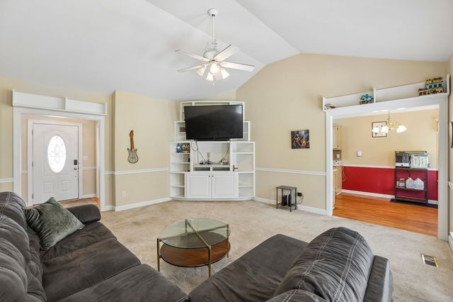 201 Jennings Cir, Tullahoma, TN 37388