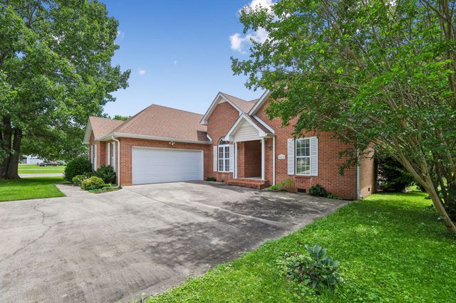 201 Jennings Cir, Tullahoma, TN 37388