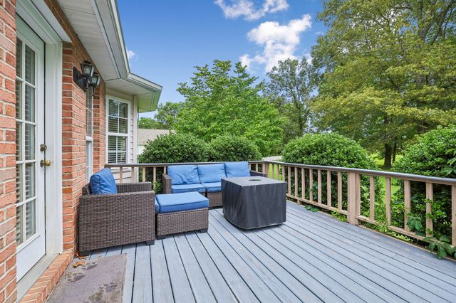 201 Jennings Cir, Tullahoma, TN 37388