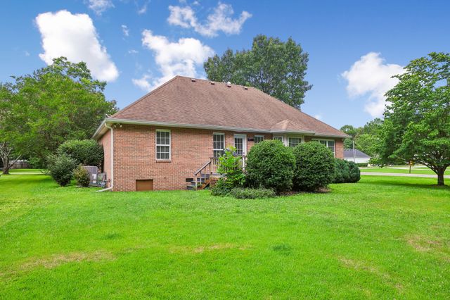 201 Jennings Cir, Tullahoma, TN 37388