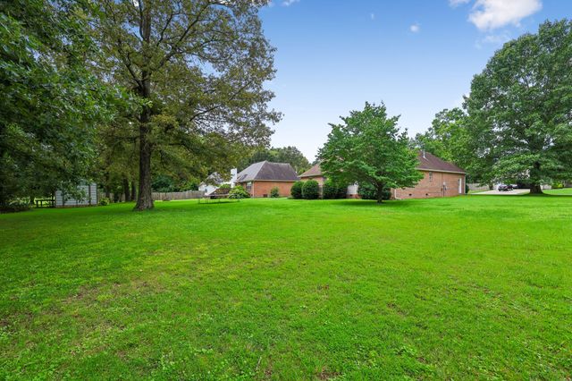 201 Jennings Cir, Tullahoma, TN 37388