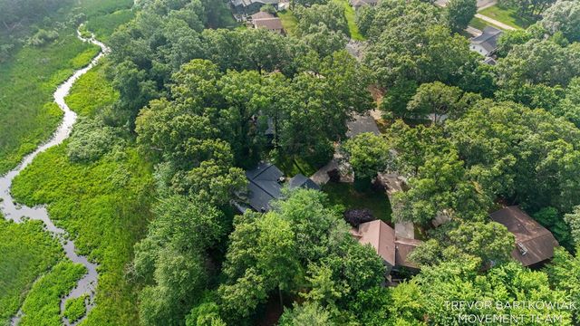 1292 Edinborough Drive, Norton Shores, MI 49441