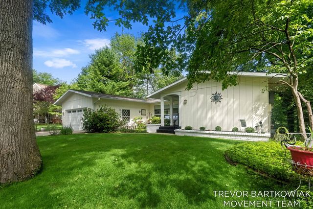 1292 Edinborough Drive, Norton Shores, MI 49441