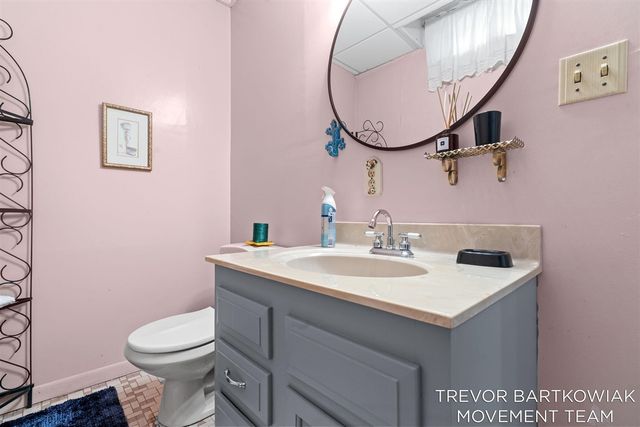 1292 Edinborough Drive, Norton Shores, MI 49441