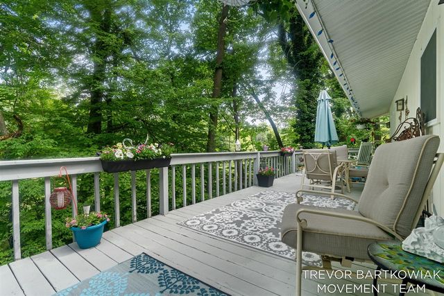 1292 Edinborough Drive, Norton Shores, MI 49441