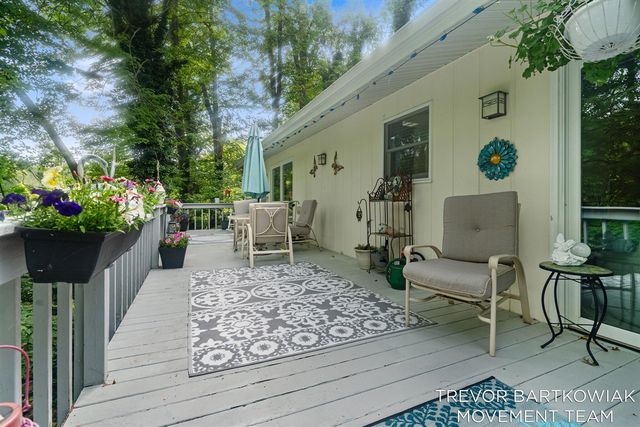 1292 Edinborough Drive, Norton Shores, MI 49441