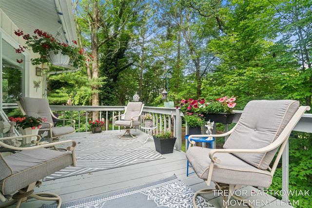 1292 Edinborough Drive, Norton Shores, MI 49441