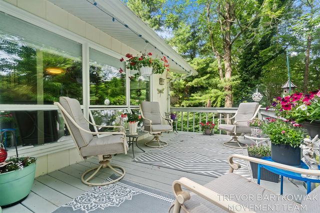 1292 Edinborough Drive, Norton Shores, MI 49441
