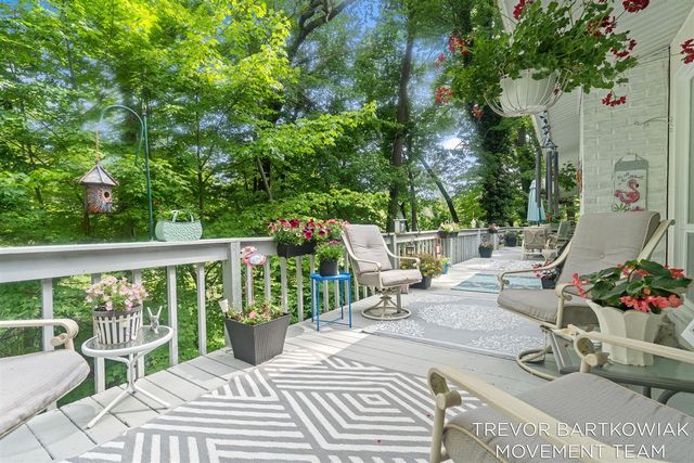 1292 Edinborough Drive, Norton Shores, MI 49441