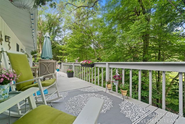 1292 Edinborough Drive, Norton Shores, MI 49441